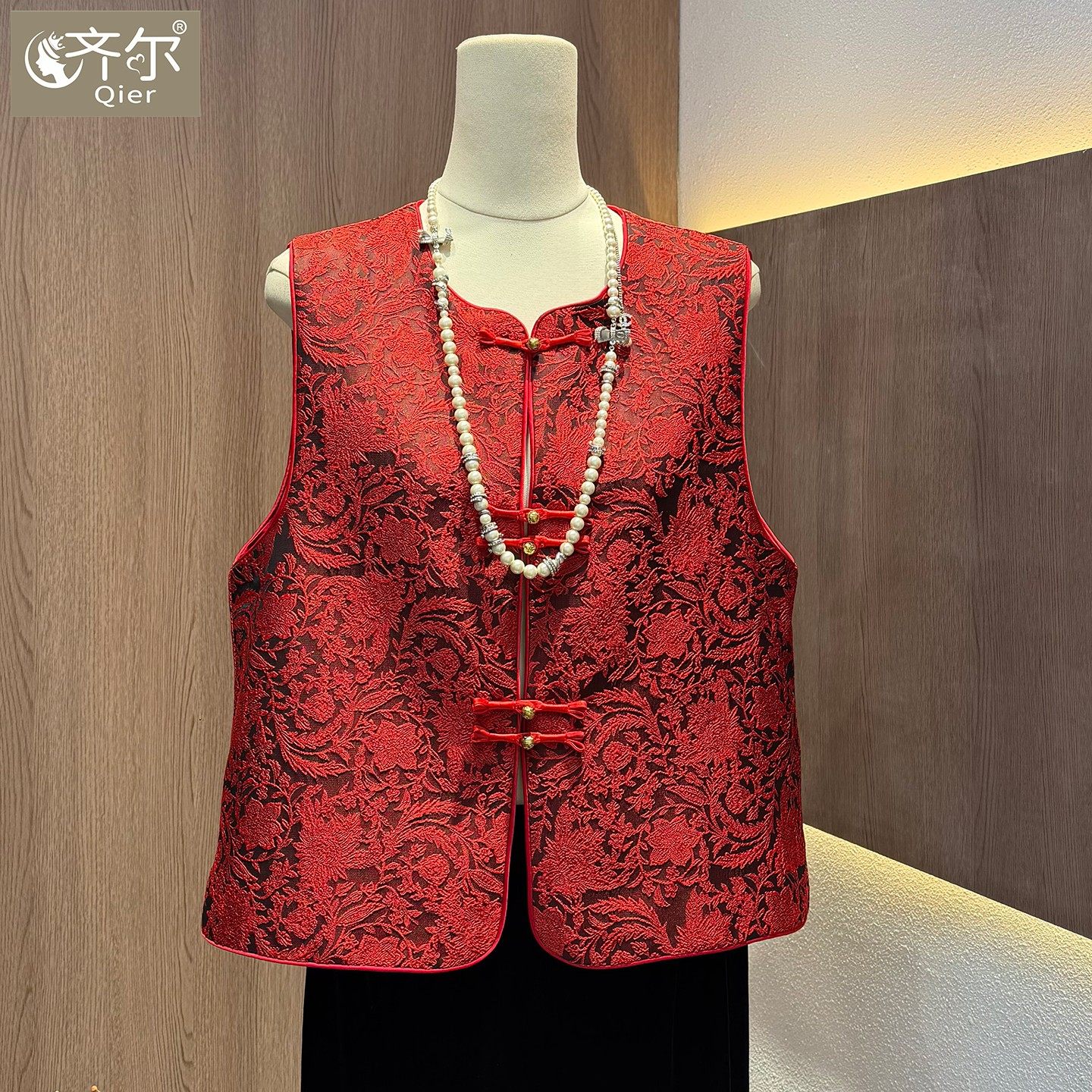 新中式提花浮雕刺绣马甲女盘扣高端坎肩国风马甲上衣2026早春年货