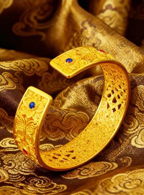 婚庆喜庆金镯子宽面花丝蝶恋花手镯镂空宽面錾刻蝴蝶花卉镯子合金