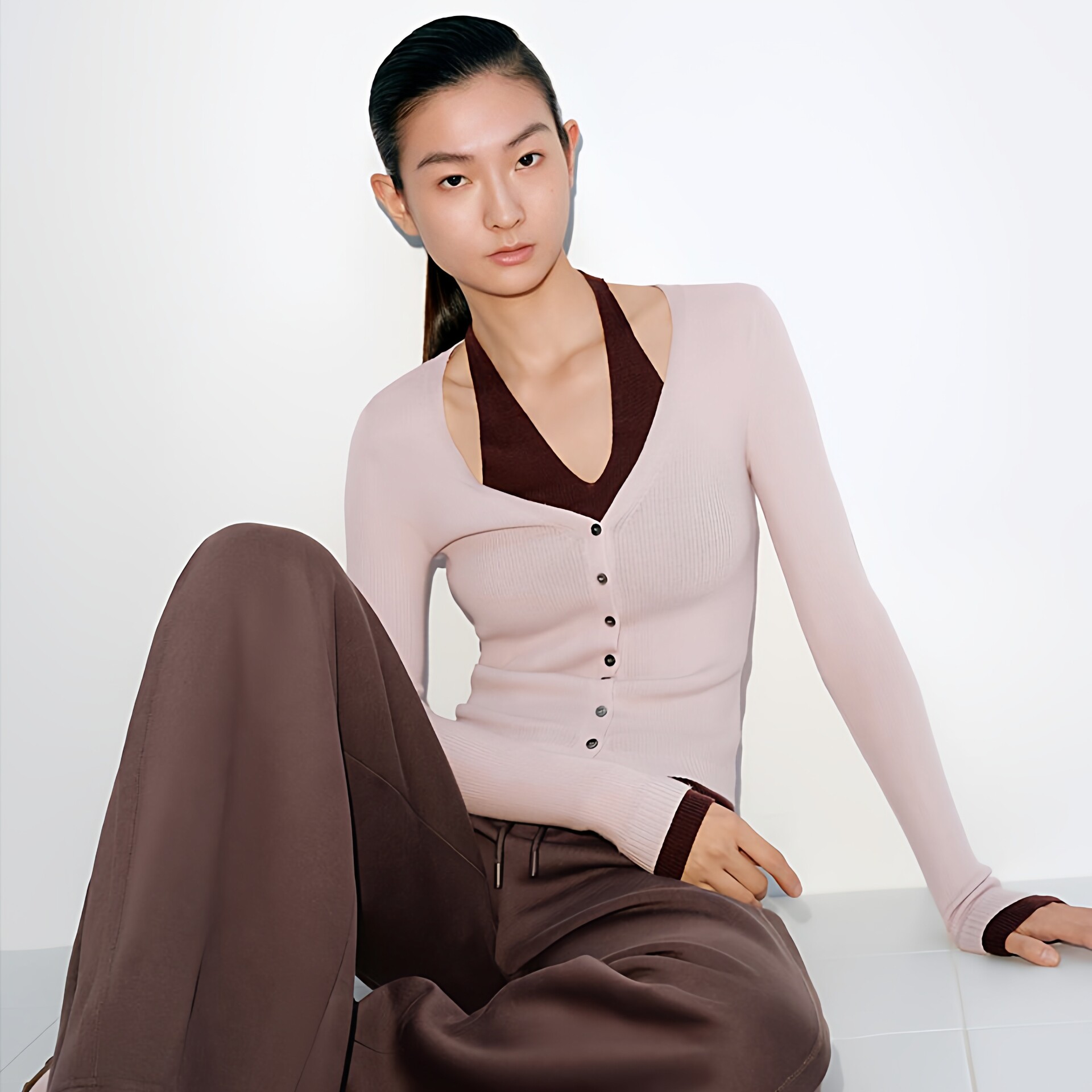 艾诺丝2026春新款百搭显瘦挂脖撞色显瘦假两件针织衫上衣女801194