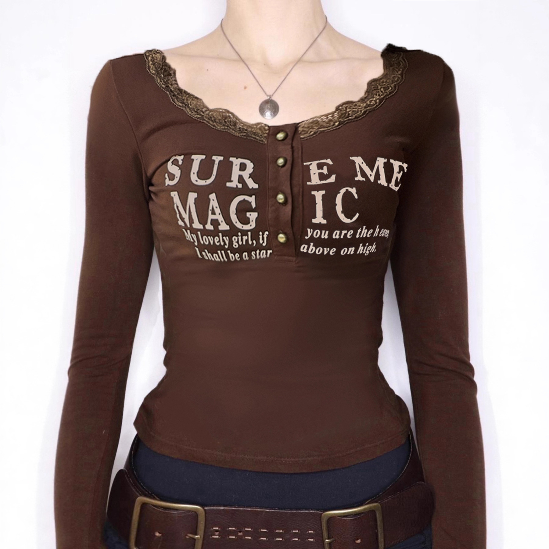 美式复古字母印花棕色排扣圆领T恤女2025秋时尚针织长袖新款上衣