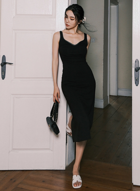 月影集时髦典雅 黑色花瓣V领皮边背心吊带弹力修身显瘦长款连衣裙