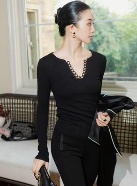 月影集 气质出众黑色V领打底衫女纯棉弹力修身高级感针织长袖上衣
