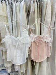 甜美可爱2026年冬季 拼接羽毛设计重工亮片刺绣复古感国风丝绒 韩版