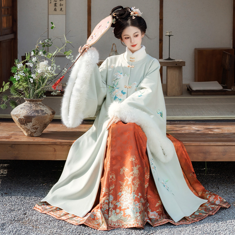 钟灵毓秀 镜花水玥 长袄 怜枝折雪