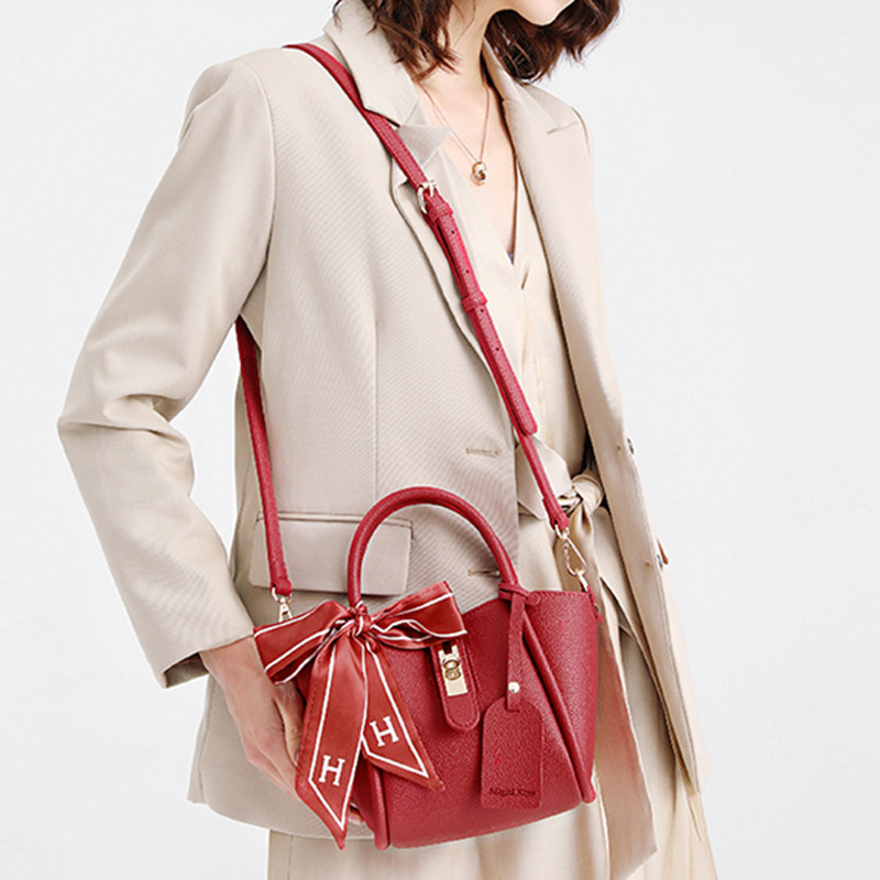 宝思妮火爆婚包2026新款高级时尚丝巾子母袋欧美女手提斜挎水桶包