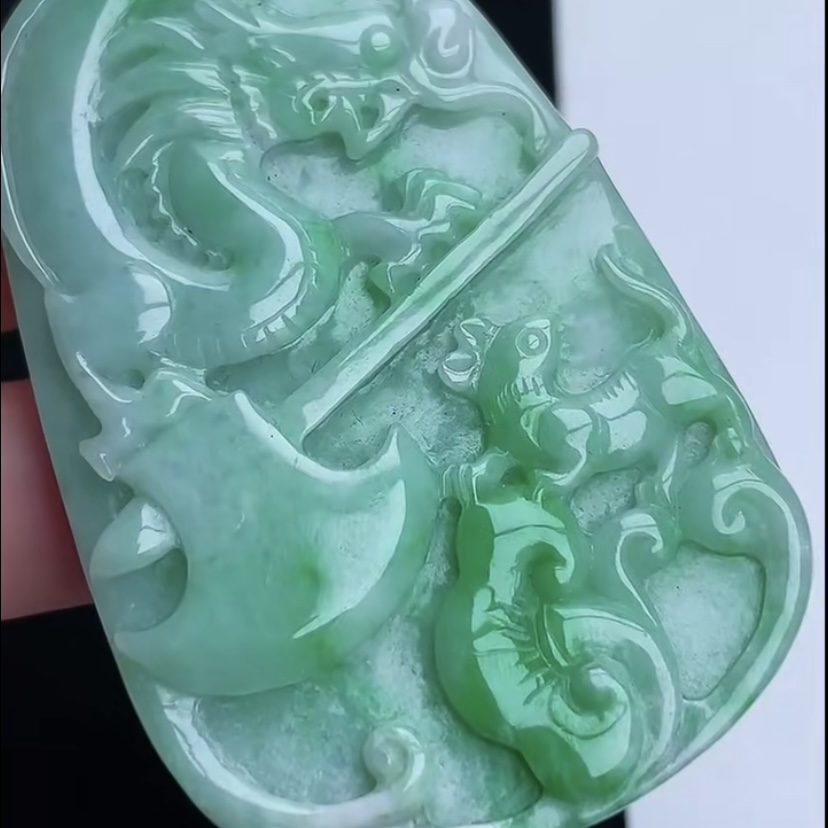 A货龙牌生肖吊坠翠玉龙行天下挂件玉牌批发直播货源