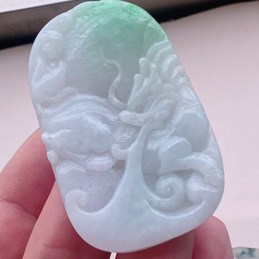 缅甸天然A货玉石翡翠挂件精雕老坑冰种飘绿龙牌吊坠