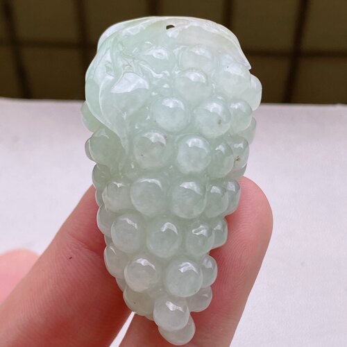 四会翡翠老坑冰透立体葡萄子孙万代送证书A货冰种玉吊坠冰种翡翠