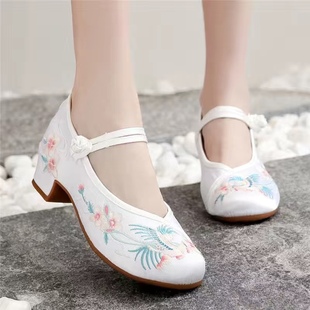 新款中国风复古舞蹈鞋女古风旗袍素雅汉服鞋女绣花高跟鞋中跟鞋