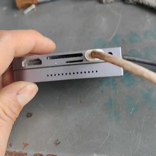 议价倍思 弯角拓展坞，成色错，实物如图，
