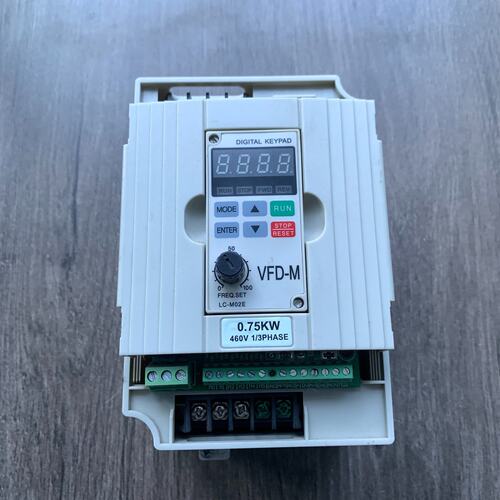 议价台达变频器VFD007M43B，
