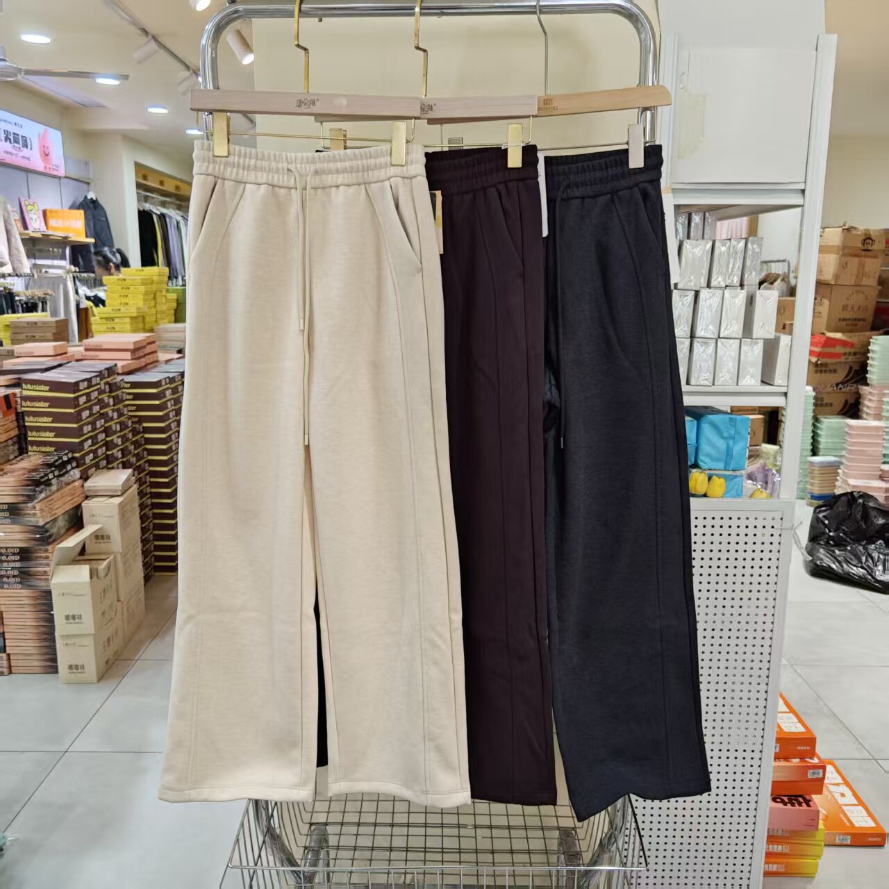 秋冬加绒加厚女弯刀阔腿运动长裤