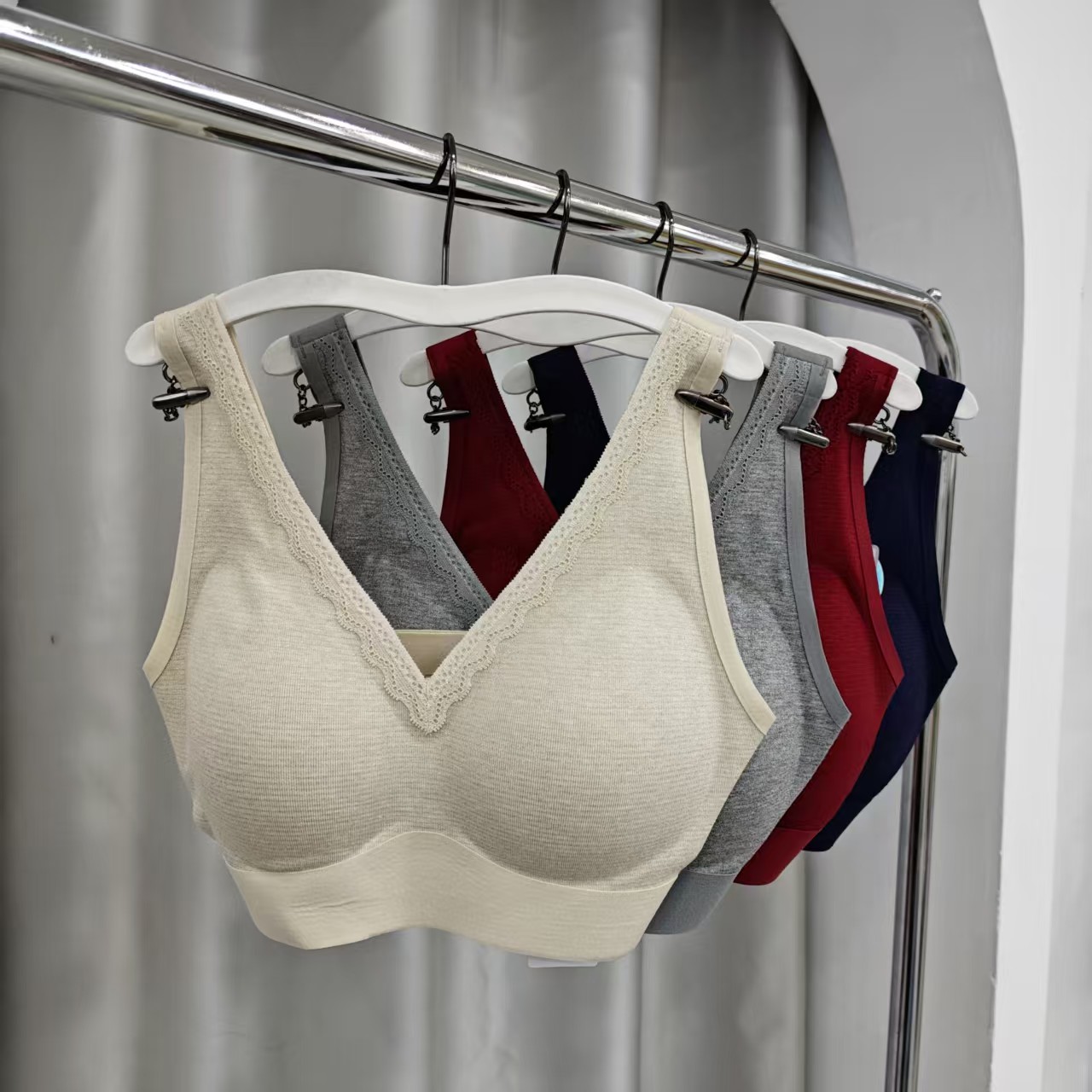 无钢圈柔软舒适透气抹胸内衣文胸