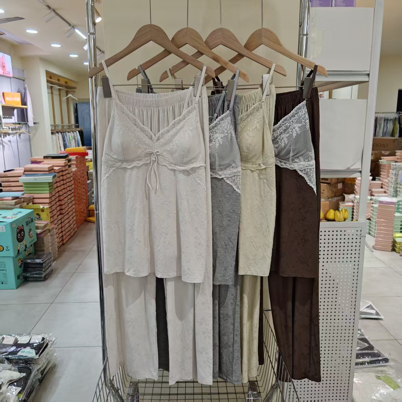 春夏新款带胸垫蕾丝吊带背心长裤睡衣宽松柔软舒适透气家居服套装