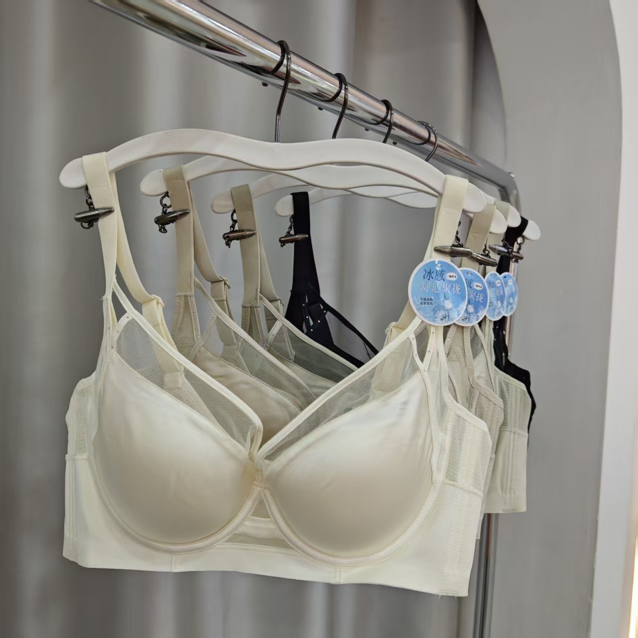 缎面网纱轻薄透气纸片杯内衣女士BC杯光面无痕软钢圈文胸罩69156,女士内衣/男士内衣/家居服,文胸,淘宝优惠券,粉丝福利购,淘宝优惠卷