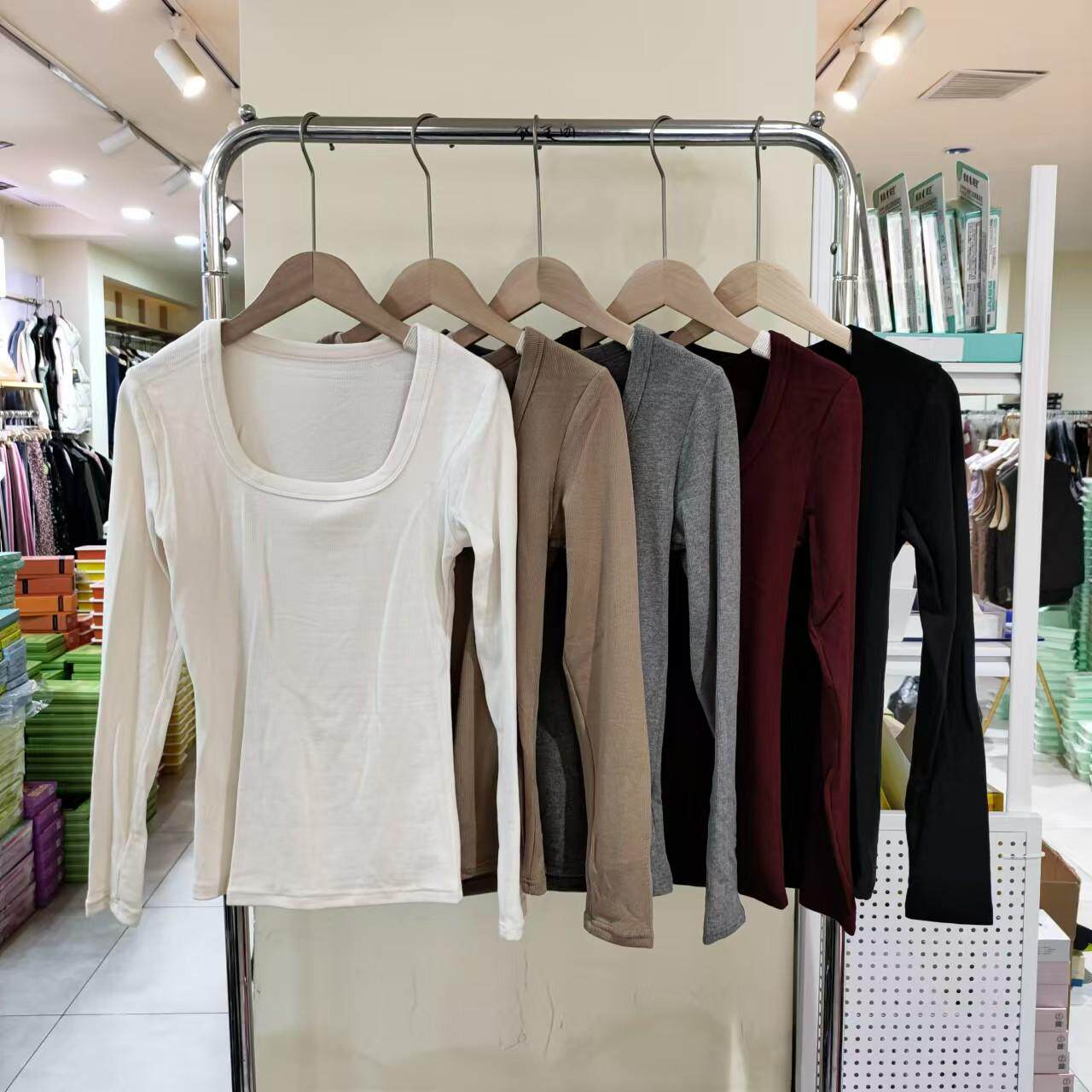 秋冬款女士方领长袖紧身打底衫磨毛保暖外穿显瘦T恤纯色上衣90666