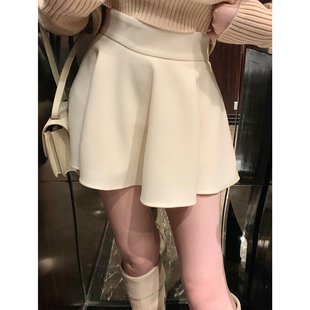 奶杏色奶杏色荷叶边短裙裤 香草雪顶 女高级感 热狗很辣 Hotdog