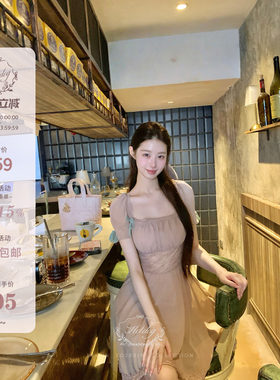 Hotdog热狗很辣连衣裙裸粉色