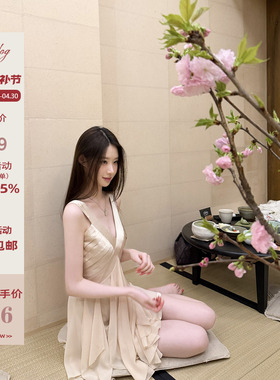 Hotdog 热狗很辣【绮丽流光】纯欲性感深V连衣裙高级感气质吊带裙