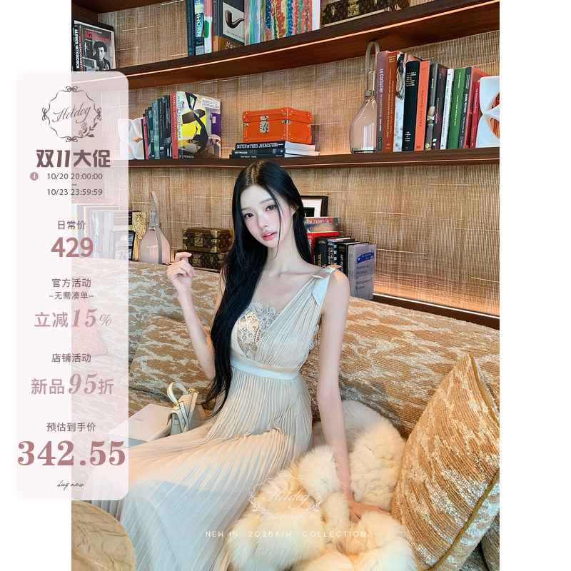 Hotdog 热狗很辣【杏黛安娜】蕾丝拼接领口设计连衣裙长裙百褶裙