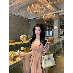 褶皱荷叶袖 黛丝情人 连衣裙女小性感深V领短裙 热狗很辣 Hotdog