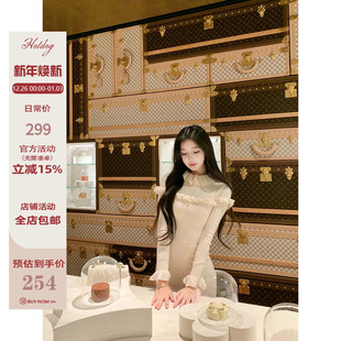 温柔气质修身 初冬华尔兹 米白色针织连衣裙女 热狗很辣 Hotdog