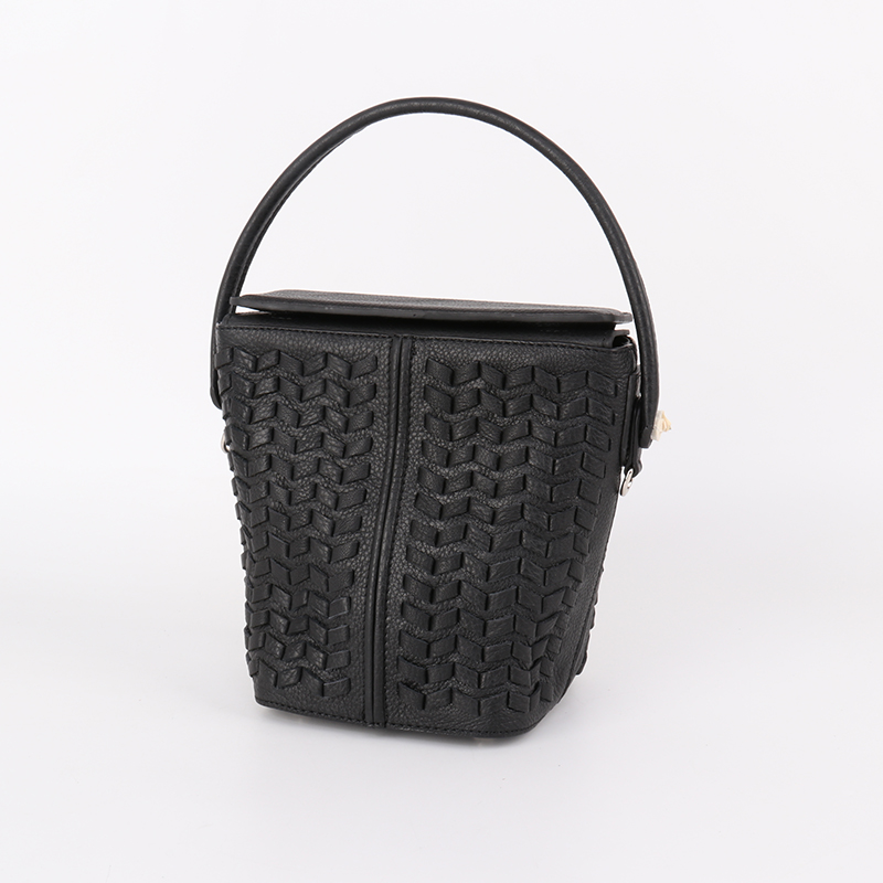 Din意志 新款纯色头层牛皮编织女包欧美时尚手提菜篮子包真皮斜挎