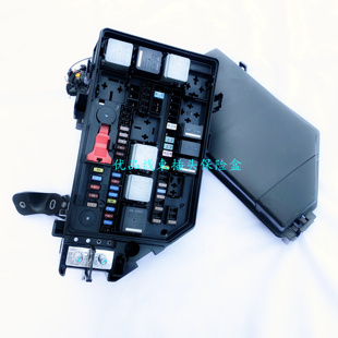 百万帝豪 领克01 02 03 发动机机舱保险丝盒大灯线束继电器盒