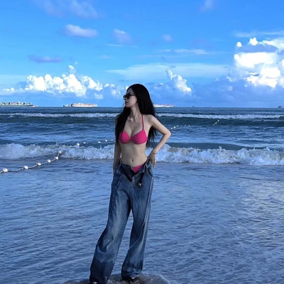 2025欧美纯欲比基尼度假