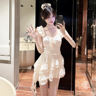 绝美纯欲小胸钢托聚拢高级感甜美少女遮肉显瘦保守连体裙式 泳衣女