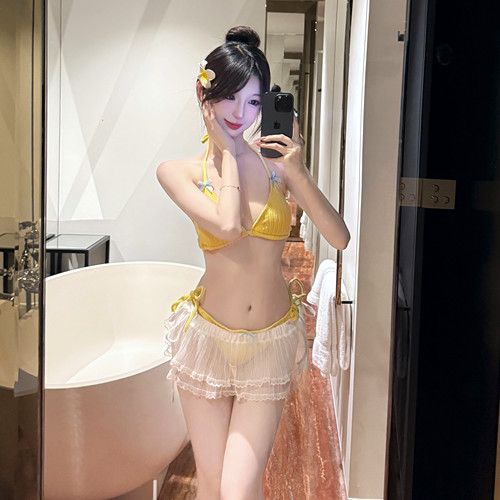 绝美比基尼甜美风小胸聚拢