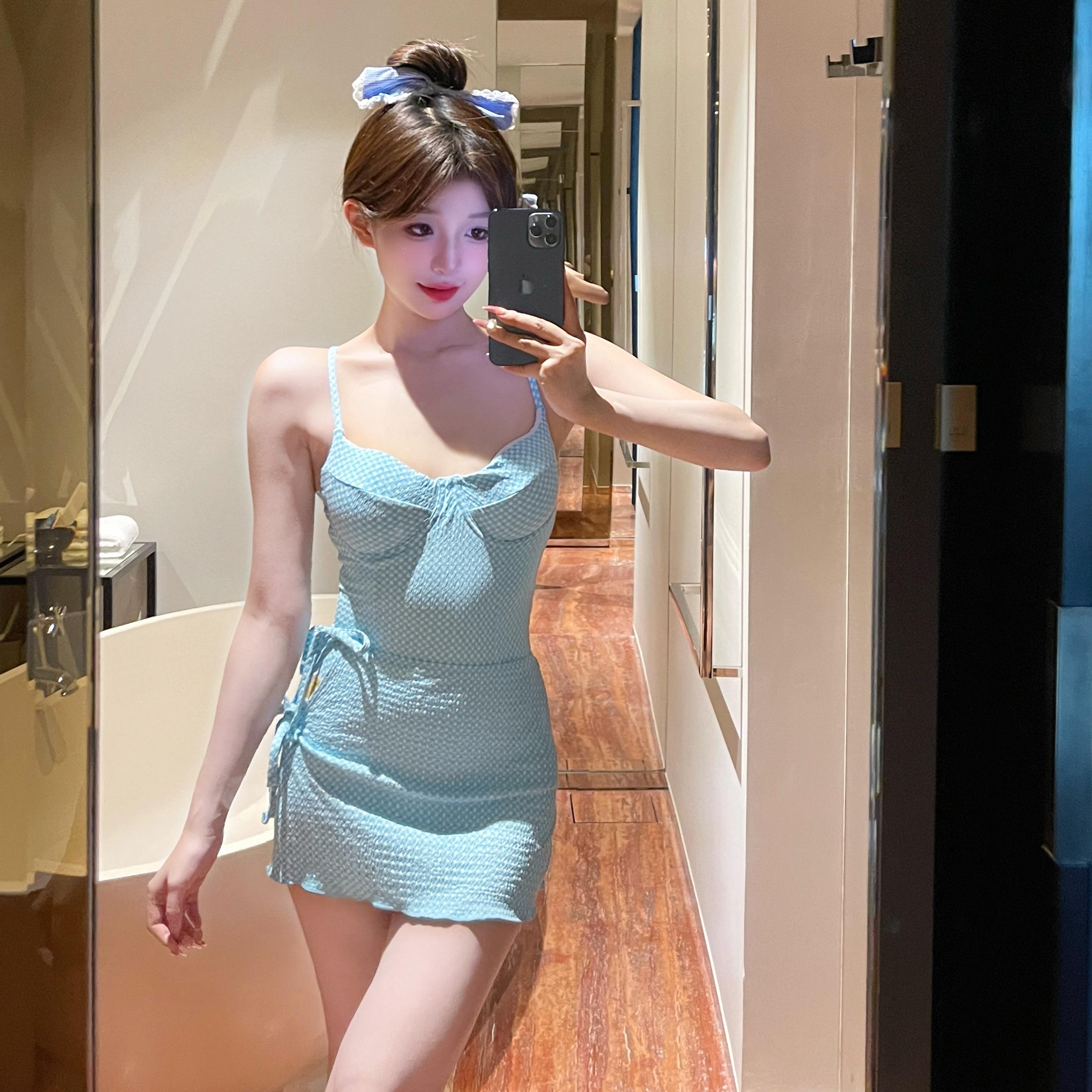 泳衣女泡温泉2025新款甜美少女复古法式简约吊带连体天蓝色游泳装