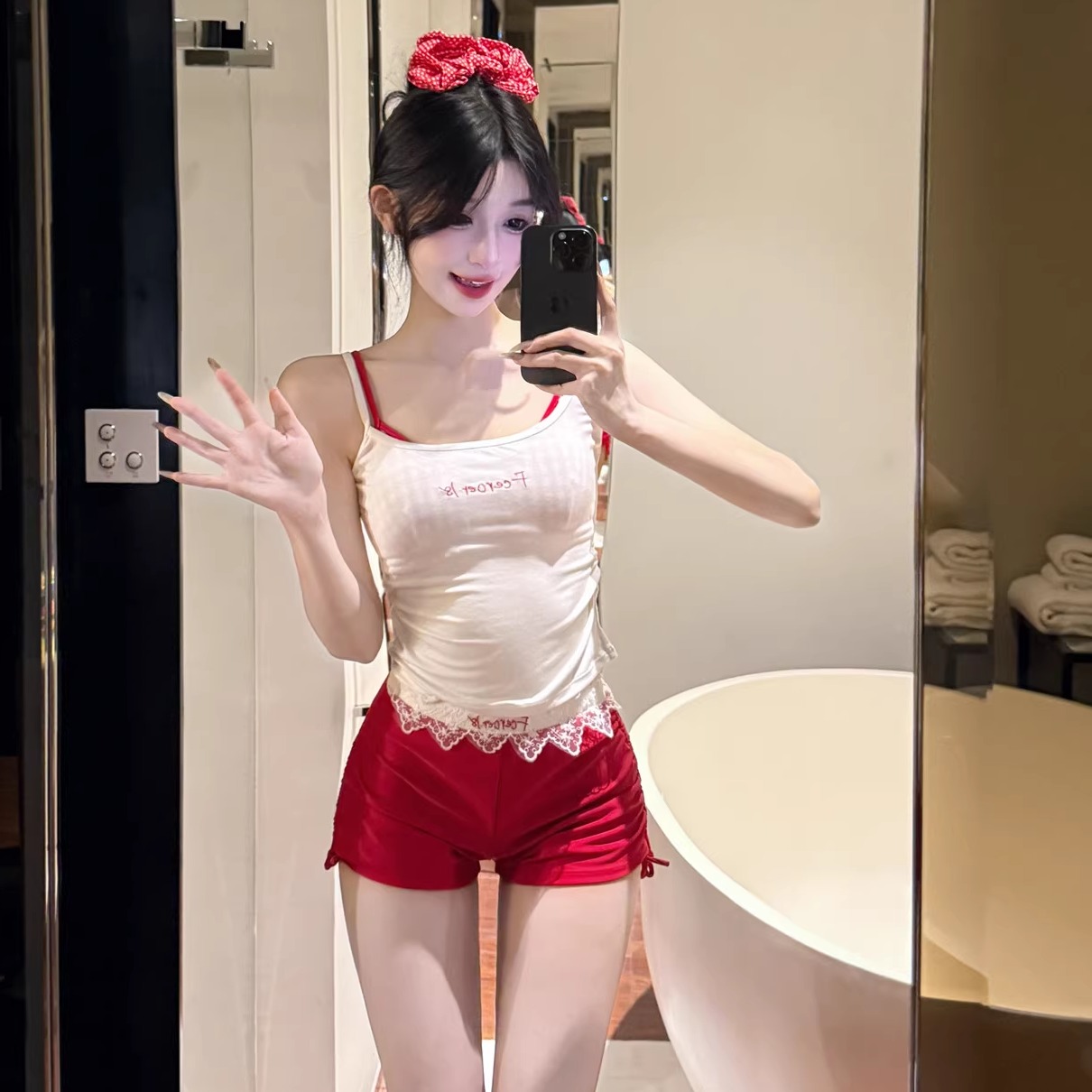 纯欲小胸聚拢辣妹蕾丝吊带比基尼