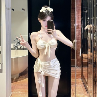 绝美2025新感比基尼三件套纯欲风大小胸超仙立体花朵海边泳衣女夏