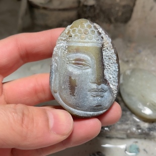 来料加工和田玉独籽儿随形籽料残佛