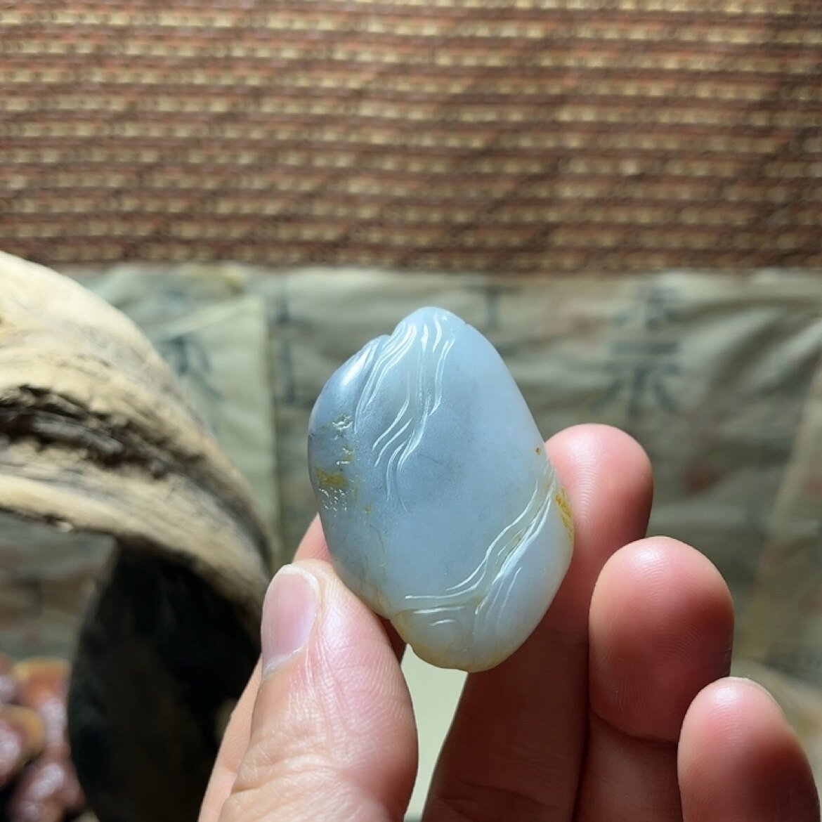 来料加工天然和田玉籽料青花观音随形吊坠挂件抛光后对比效果