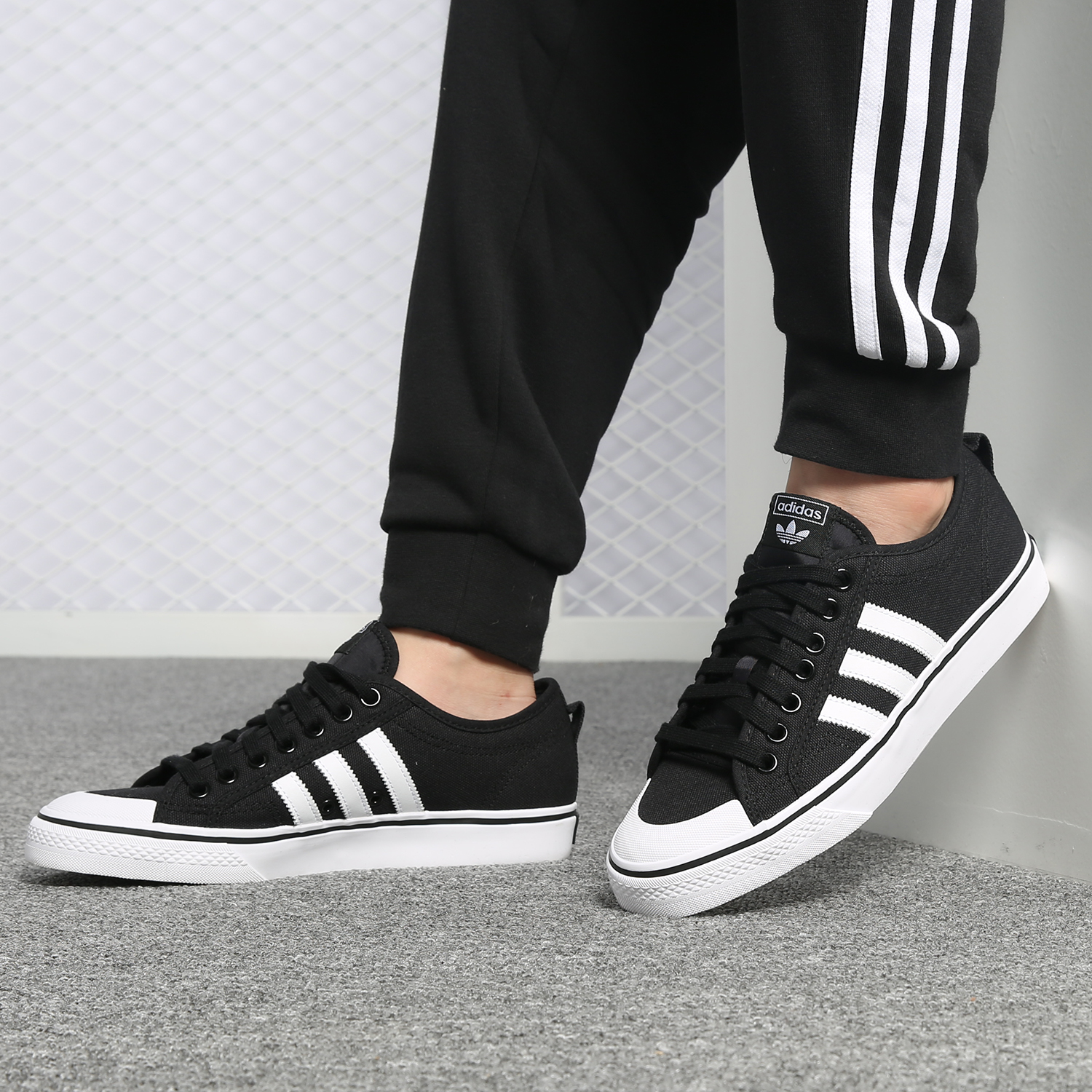 Adidas/阿迪达斯正品三叶草NIZZA男女轻便低帮休闲鞋板鞋 CQ2332-封面