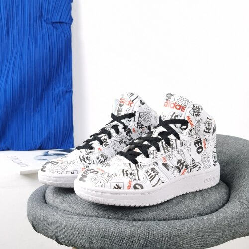 运动鞋Adidas/阿迪达斯