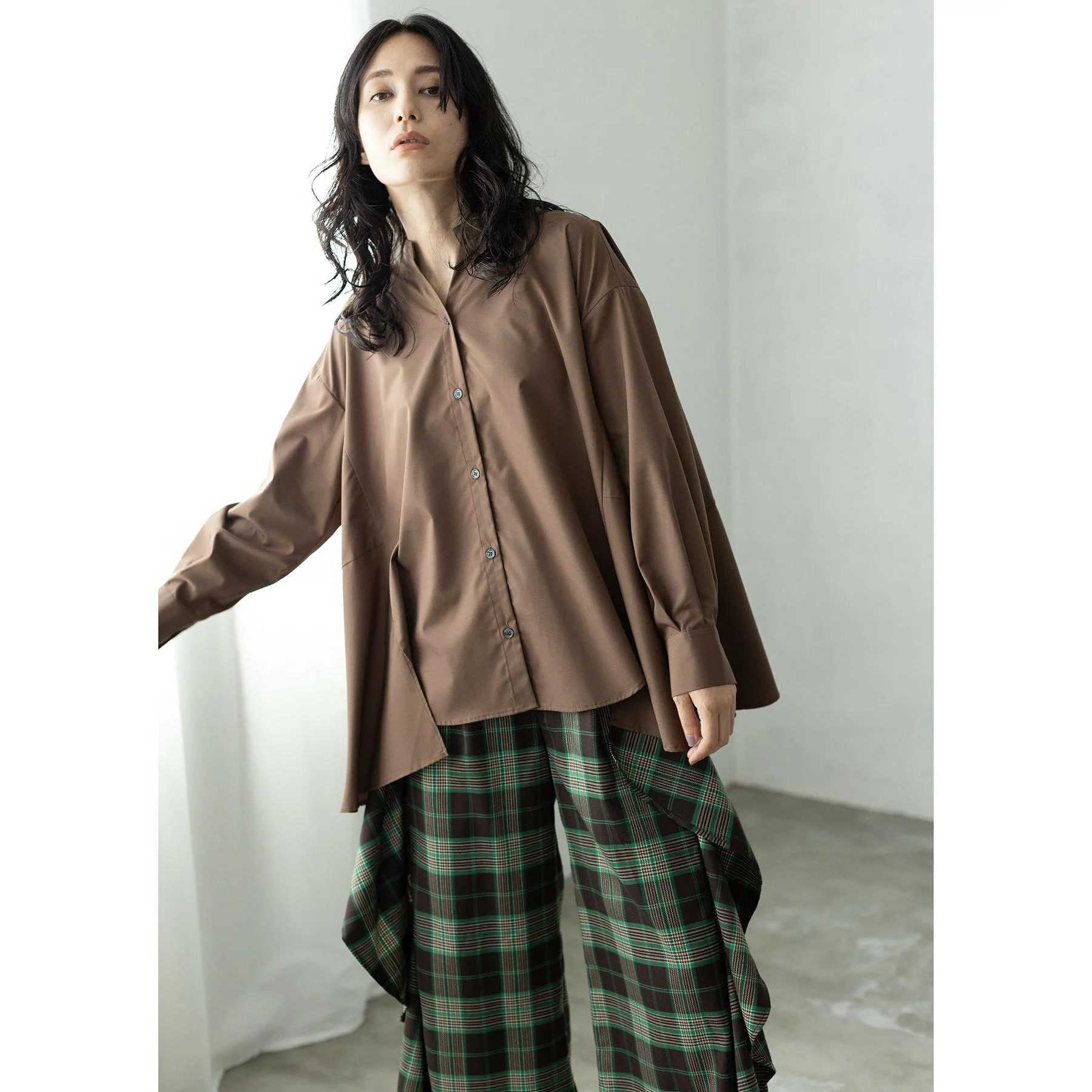 D03025日单秋新款贵牌V领单排扣宽松女设计款气质中长款长袖衬衫