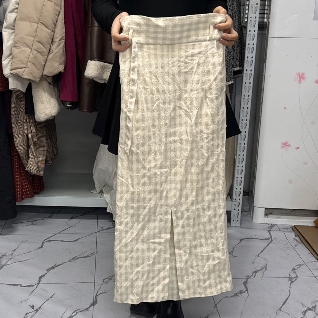 337，V i s 格纹半身裙S码，定制内衬