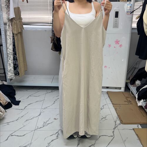 590，西装料吊带裙90胸围110臀，
