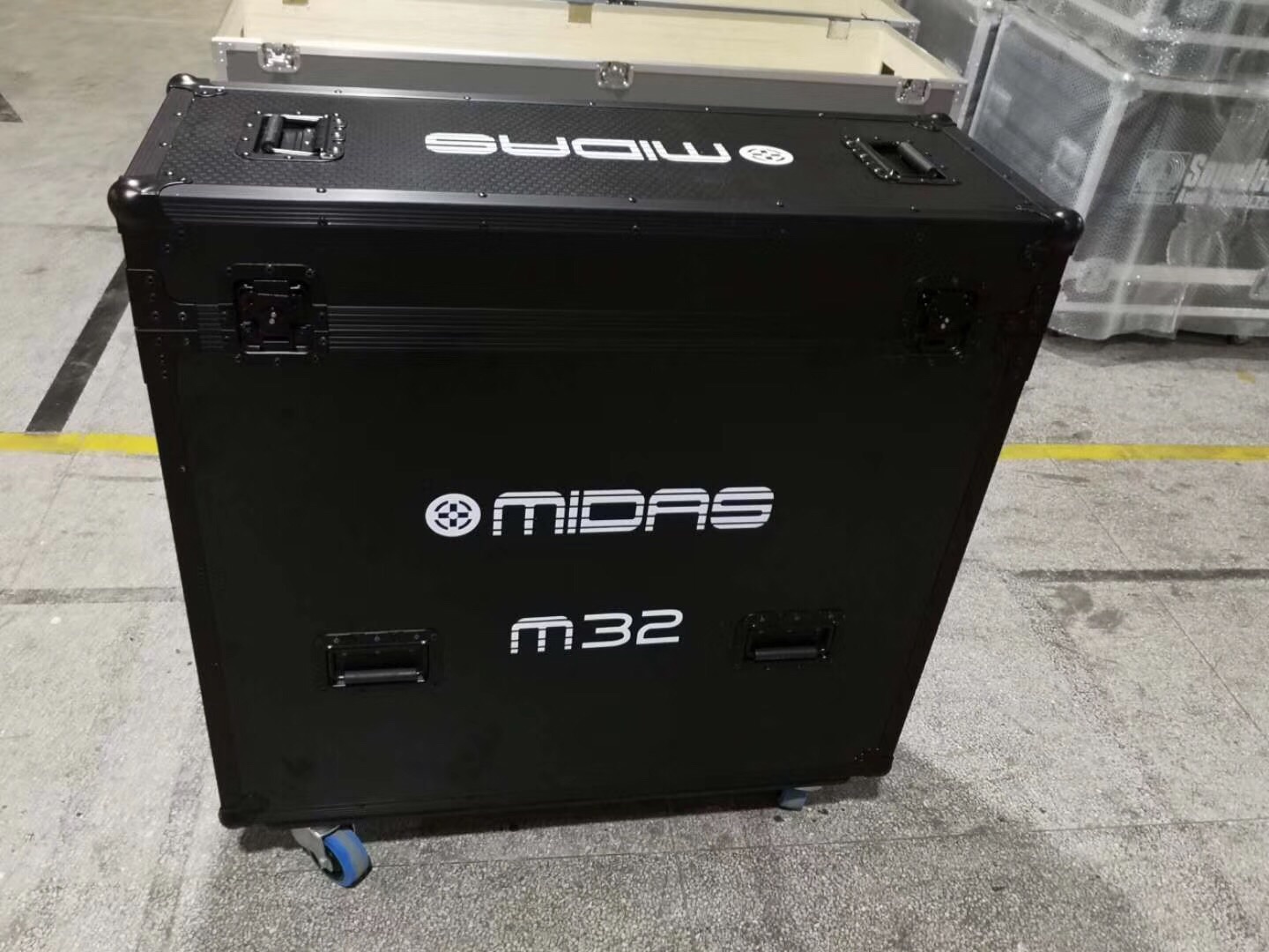 迈达斯MIDAS M32调音台航空箱机柜防震机箱带轮子 全新现货