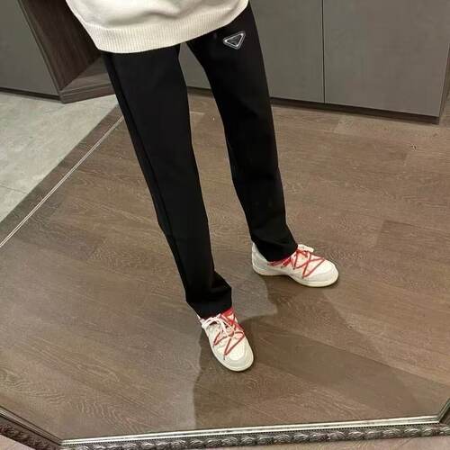 新款四季黑色直筒休闲裤