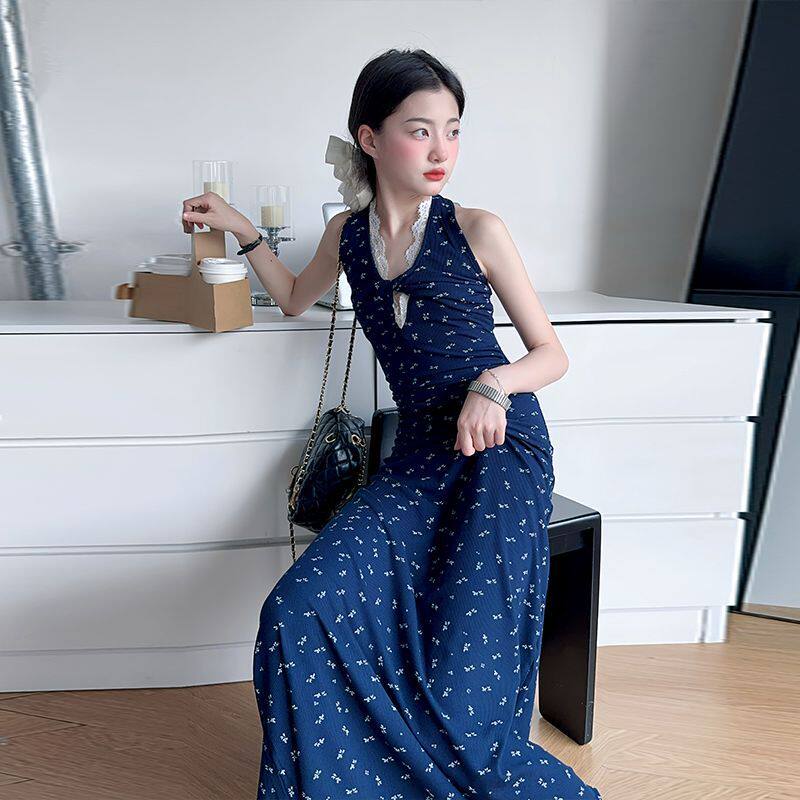 女童蕾丝碎花裙子夏季法式挂脖连衣裙2026新款中大童露背包臀长裙
