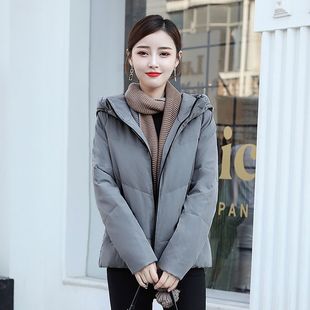 冬季新百搭外套反季小香风女士潮流矮红色短款圣诞户外洋气卡洛莱