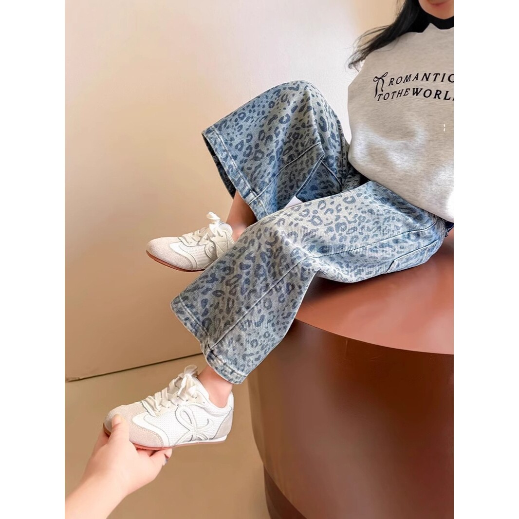 女童裤子2026新款儿童春装春秋季洋气时髦牛仔裤女宝宝豹纹阔腿裤