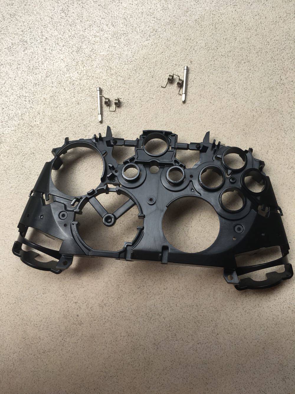 Original Bracket Middle frame XBOX ONE S Handle middle frame Handle middle framein the Video game/Fitting/Game/Raiders ,  XBOX Accessories ,  XBOX Handle  category - from Buy2taobao.com to provide professional Taobao agent buy service