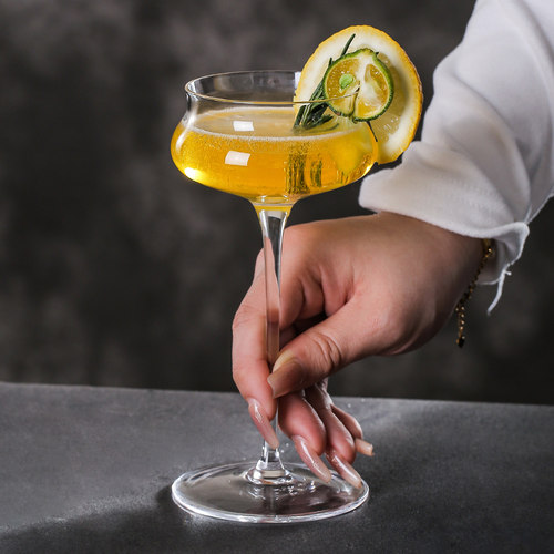 细柱子款人工吹制无铅水晶高脚杯