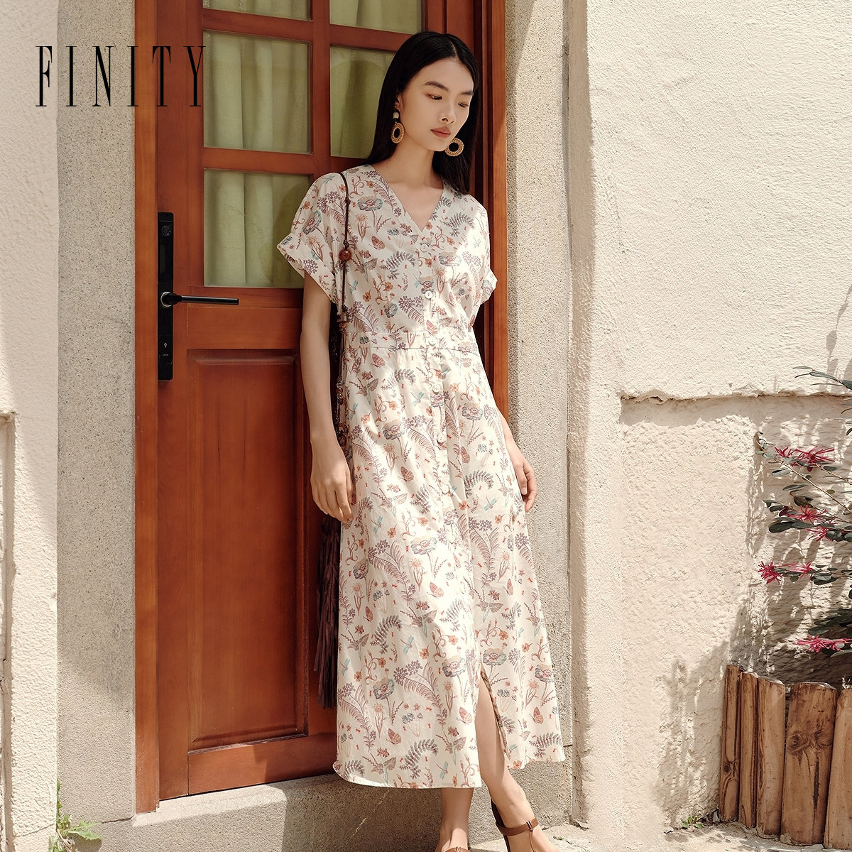 FINITY菲妮迪品牌连衣裙2024夏季简约印花V领气质洋气短袖A字裙女