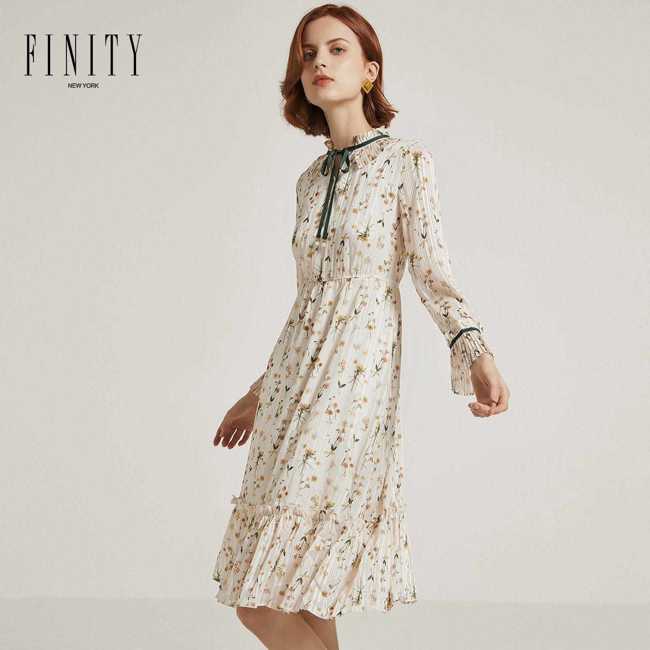 finity2021春款女装新款时尚木耳边碎花连衣裙女宽松简约抽绳裙子